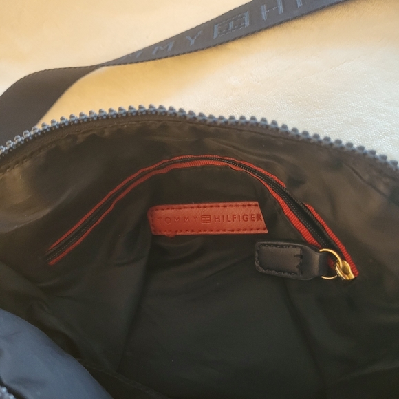 Tommy Hilfiger crossover bag - Picture 2 of 4